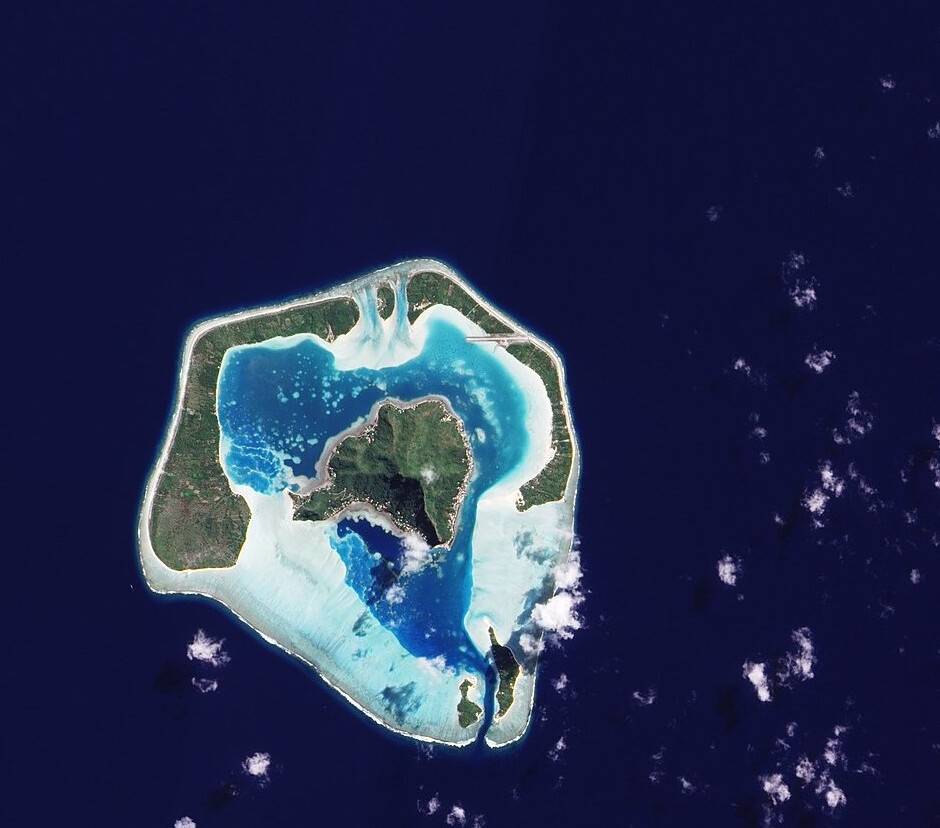 Maupiti's lagoon from above