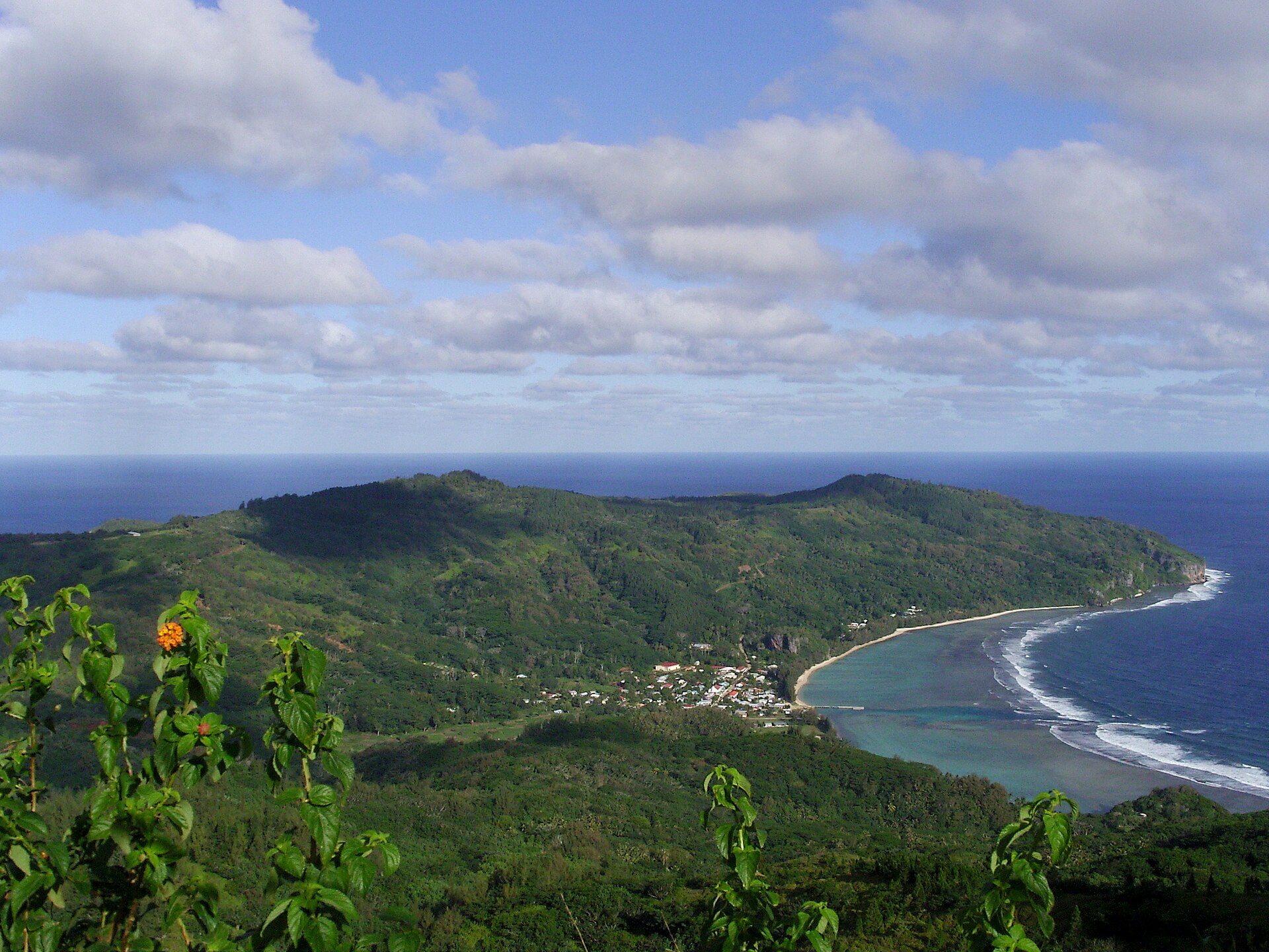 Rurutu's green coast